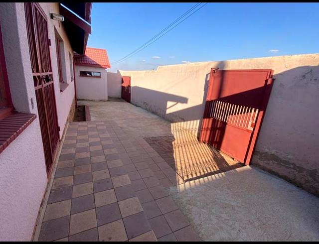 3 BEDROOM HOUSE FOR SALE IN MOHLAKENG